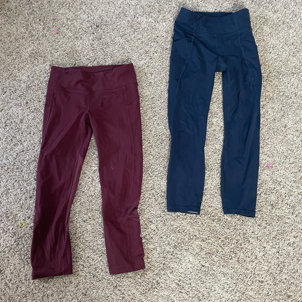 Lot of 2 LULULEMON leggings. Navy blue and Maroon.